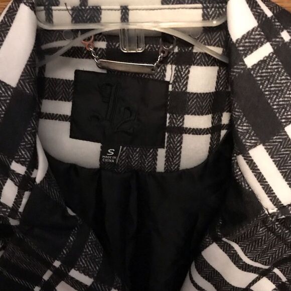 Plaid Juniors Jacket - Black and White - Picture 3 of 3